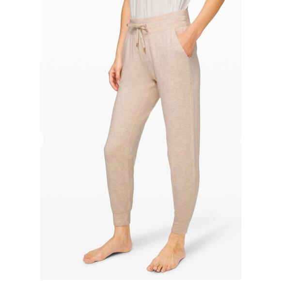 Lululemon Warm Down Jogger Sweatpant Soft Touch Heathered‎ Cashew W5CGIS Sz 2 - Picture 1 of 9